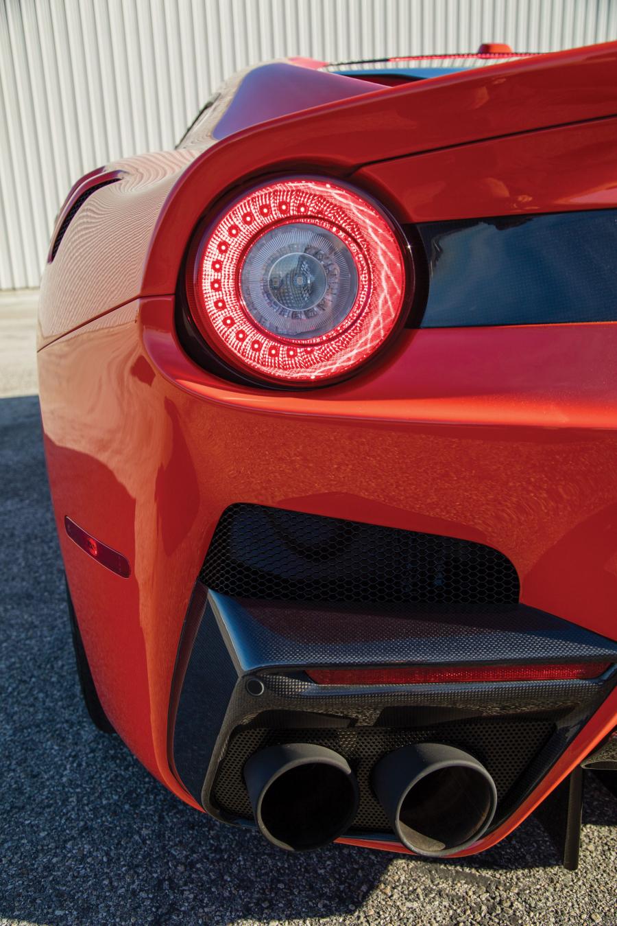 Детали экстерьера Ferrari F12tdf 2016 года  (NA) (фото 22 из 45)